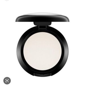 MAC Cream Colour Base Luna